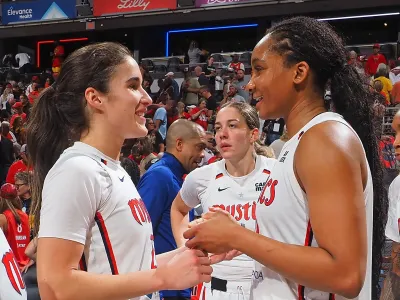 Sonia Citron dan Kiki Iriafen Masuk Tim Rookie Terbaik WNBA 2025