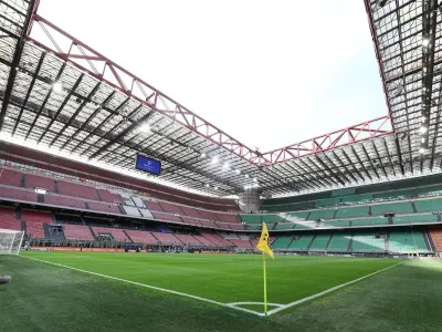 Stadion Meazza Akan Runtuh, Sebagian Tetap Berdiri (2)
