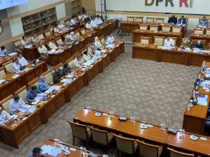 Suasana Rapat Komisi III DPR bersama Kementerian HAM dan Komnas HAM di Kompleks Parlemen, Jakarta, Senin (22/9/2025).