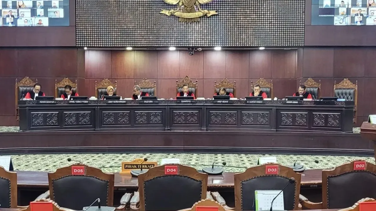 Suasana sidang MK dihadiri delapan hakim MK, Senin (29/9/2025)