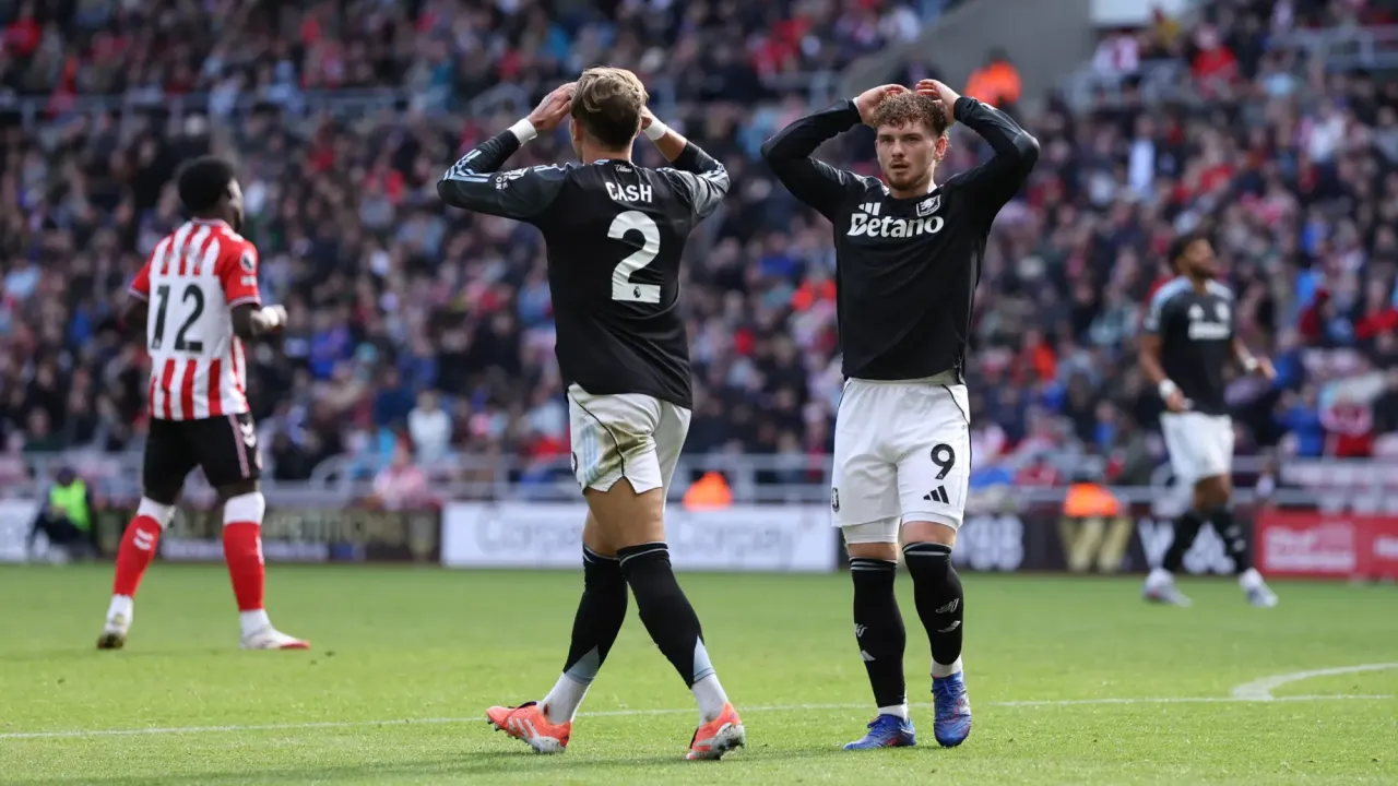 Sunderland 1-1 Villa: Villa remain in bottom three after spirited fightback from 10-man Sunderland