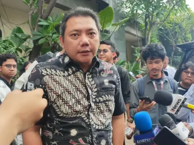Taufik Basari dosen tidak tetap Universitas Indonesia ketika menjelaskan terkait tim medis pada Hari Buruh Internasional, Selasa (3/6/2025). 