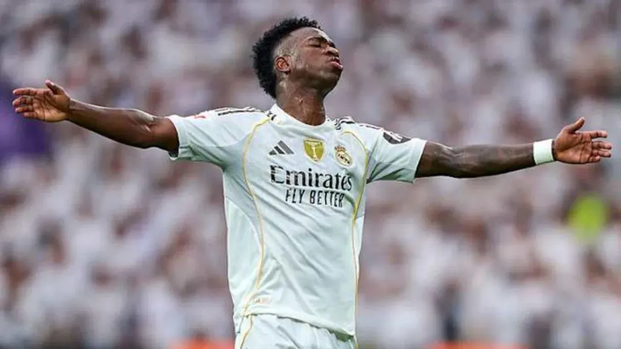 Vin&#xed;cius J&#xfa;nior: Premier League clubs are monitoring his situation