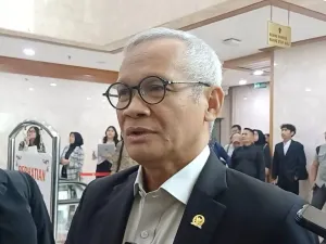 Wakil Ketua Komisi II DPR dari Fraksi PDI-P Aria Bima di Kompleks Parlemen Senayan, Jakarta, Selasa (1/7/2025).