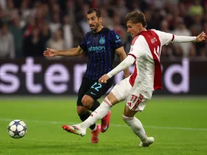 Wasit Inggris Kavanagh Pimpin Duel Inter vs Slavia Prague (1)