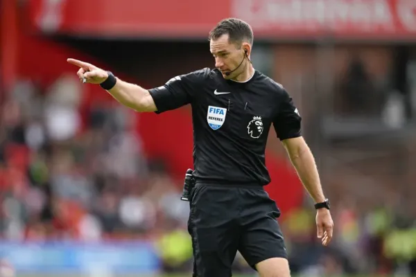 Wasit Jarred Gillett Akan Pimpin Laga Arsenal vs Newcastle (1)