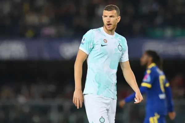 Zvonimir Boban Bandingkan Esposito dengan Edin Dzeko (1)