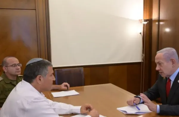 Prime Minister Benjamin Netanyahu held the first working meeting with the newly appointed Director of the ISA, Maj.-Gen. (Res.) David Zini (credit: AMOS BEN GERSHOM/GPO)