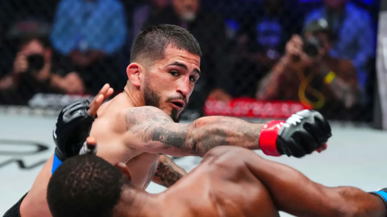 CHICAGO, IL - JUNE 27: Sergio Pettis throws a punch against Raufeon Stots during the semifinals of the PFL 2025 World Tournament at Wintrust Arena on June 27, 2025 in Chicago, Florida. (Photo by Cooper Neill/Getty Images)