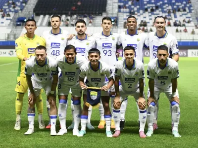 Starting Persib Bandung saat menghadapi tuan rumah Bangkok United pada pertandingan lanjutan AFC Champions League Two (ACL 2) 2025-2026. Hasil Bangkok United vs Persib Bandung berakhir dengan skor 0-2 untuk kemenangan Maung, Rabu (1/10/2025) di Stadion BG Pathum Thani, Thailand. 