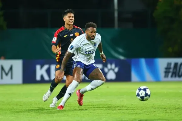 Aksi penyerang Lion City Sailors Anderson Lopes ketika mencetak empat gol ke gawang Selangor FC pada laga lanjutan AFC Champions League Two (ACL 2) 2025-2026 Grup G, Rabu (1/10/2025) di Stadion Bishan, Singapura. 
