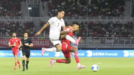 Aksi Marselino Ferdinan dalam duel Timnas Indonesia vs Lebanon yang digelar di Stadion Gelora Bung Tomo, Surabaya, Senin (8/9/2025). Marselino dikabarkan masuk skuad Timnas untuk SEA Games 2025.