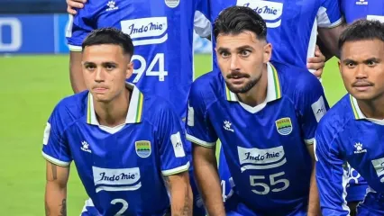 Starting Persib Bandung saat menjalani laga kandang menghadapi Lion City Sailors pada laga pertama Grup G AFC Champions League Two (ACL 2) 2025-2026, Kamis (18/9/2025) di Stadion Gelora Bandung Lautan Api (GBLA). 