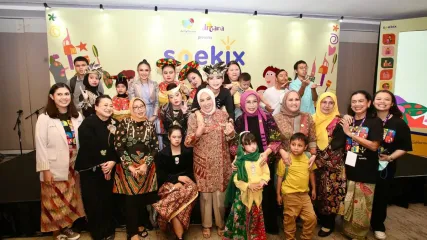 Ketua Harian Dewan Kerajinan Nasional (Dekranas) Tri Tito Karnavian secara resmi membuka ajang Special Kids Expo (SPEKIX) 2025 yang mengusung tema ?One Community in Harmony? di Jakarta International Convention Center (JICC), Jakarta, Sabtu (4/10/2025).