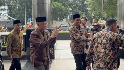 Menteri Haji dan Umrah Mochamad Irfan Yusuf atau biasa disapa Gus Irfan mendatangi Komisi Pemberantasan Korupsi (KPK) di Gedung Merah Putih, Jakarta, Jumat (3/10/2025).