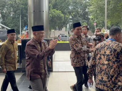 Menteri Haji dan Umrah Mochamad Irfan Yusuf atau biasa disapa Gus Irfan mendatangi Komisi Pemberantasan Korupsi (KPK) di Gedung Merah Putih, Jakarta, Jumat (3/10/2025).