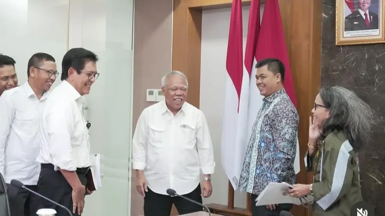 Kepala Otorita Ibu Kota Nusantara (OIKN) Basuki Hadimuljono menyambangi Kementerian Sekretariat Negara (Kemensetneg) pada Jumat (3/10/2025) untuk melapor status dan perkembangan pembangunan Ibu Kota Nusantara (IKN), di Penajam Paser Utara, Kalimantan Timur. 