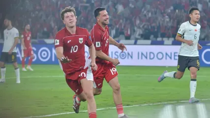 Momen selebrasi Ole Romeny dalam partai Grup C Kualifikasi Piala Dunia 2026 zona Asia antara Timnas Indonesia vs China di Stadion Utama Gelora Bung Karno pada Kamis (5/6/2025).