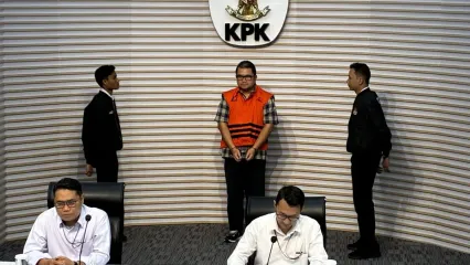 Komisi Pemberantasan Korupsi (KPK) menetapkan Direktur Utama PT Perusahaan Gas Negara (PGN) Tbk, periode 2008 - 2017, Hendi Prio Santoso menjadi tersangka terkait kasus dugaan korupsi jual beli PT PGN dengan PT Inti Alasindo Energi (IAE) pada Rabu (1/10/2025).