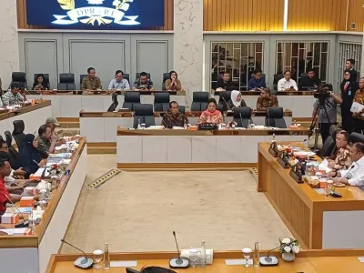 Pimpinan DPR RI bersama Komisi IV DPR RI menerima audiensi dari Koalisi Nasional Reforma Agraria, Kamis (2/10/2025) di Gedung Nusantara, Kompleks Parlemen, Jakarta.