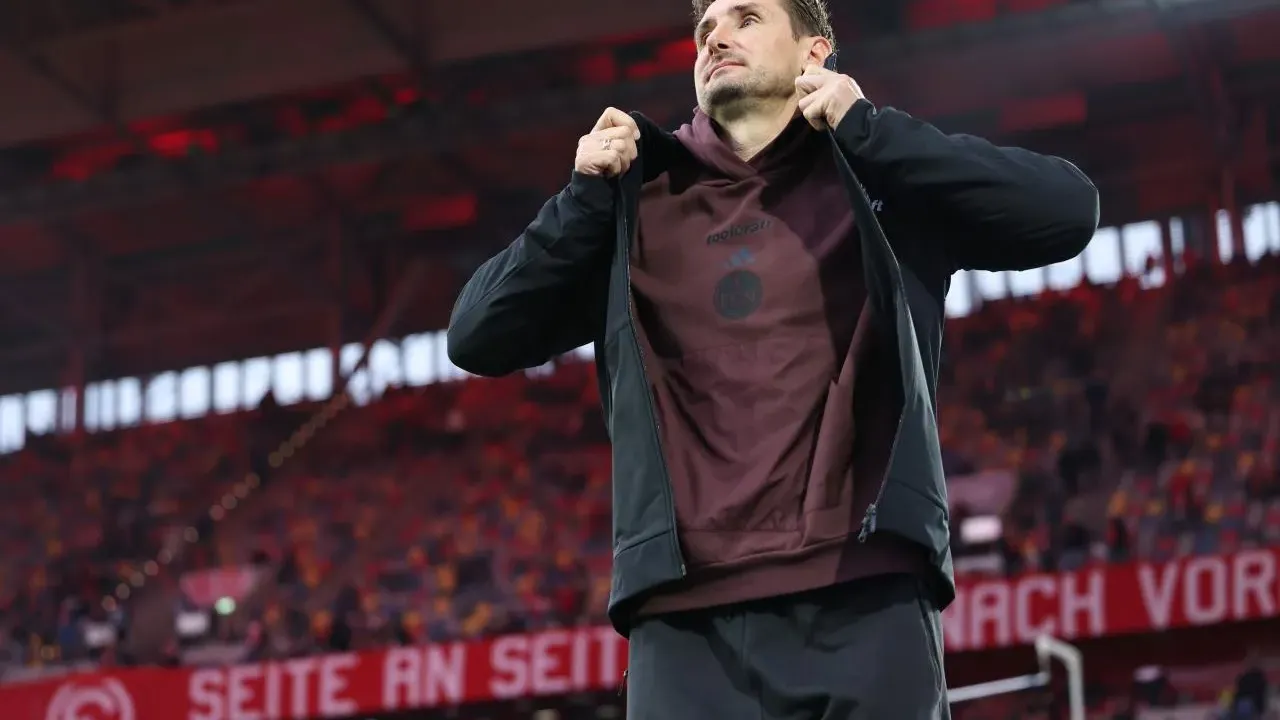 2. Bundesliga: Dramatic N&#xfc;rnberg win in D&#xfc;sseldorf, Paderborn climb to top