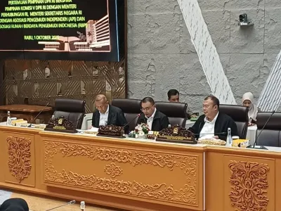 Pimpinan DPR RI bersama pemerintah menerima audiensi perwakilan Asosiasi Pengemudi Independen dan Asosiasi Rumah Berdaya Pengemudi Indonesia, Rabu (1/10/2025) di Gedung DPR RI.