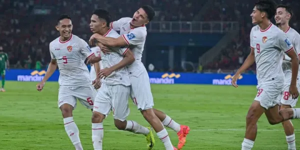 Selebrasi pemain Timnas Indonesia menyambut gol pembuka Marselino Ferdinan dalam pertandingan Kualifikasi Piala Dunia 2026 Zona Asia antara Indonesia vs Arab Saudi pada Selasa (19/11/2024) di Stadion Gelora Bung Karno Jakarta. 