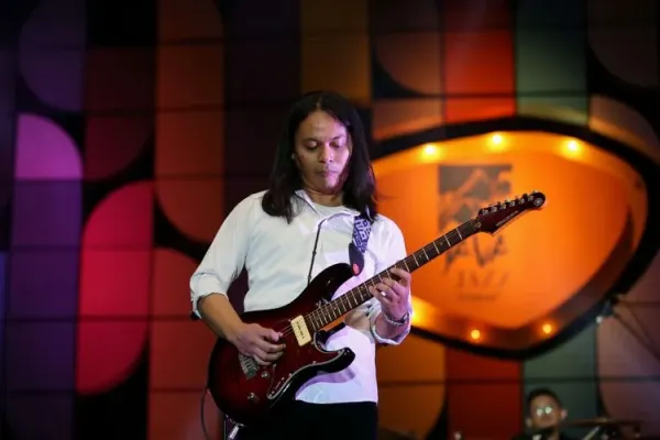 ZAD (Zendhy Kusuma, Andra Ramadhan, Denny Chasmala) menghibur penonton di Java Jazz Festival 2019 di JI Expo Kemayoran, Jakarta, Minggu (3/3/2019) malam.