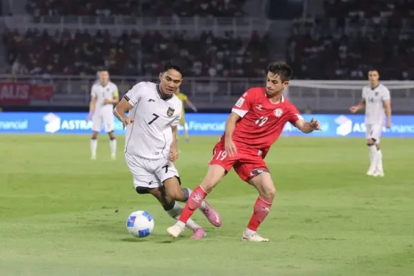 Aksi Marselino Ferdinan dalam duel Timnas Indonesia vs Lebanon yang digelar di Stadion Gelora Bung Tomo, Surabaya, Senin (8/9/2025).