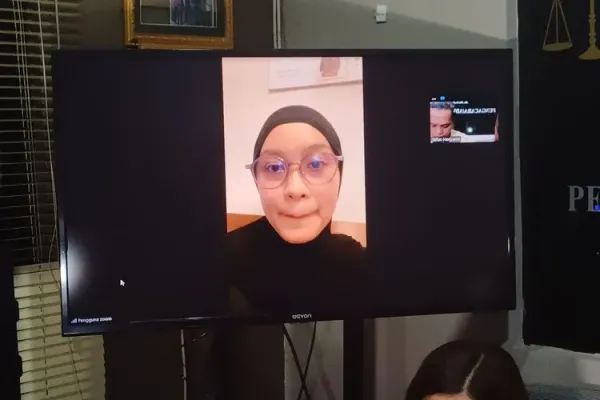 Ayu Chairun Nurisa, melaporkan Ashanty atas dugaan perampasan aset dan Ilegal akses.