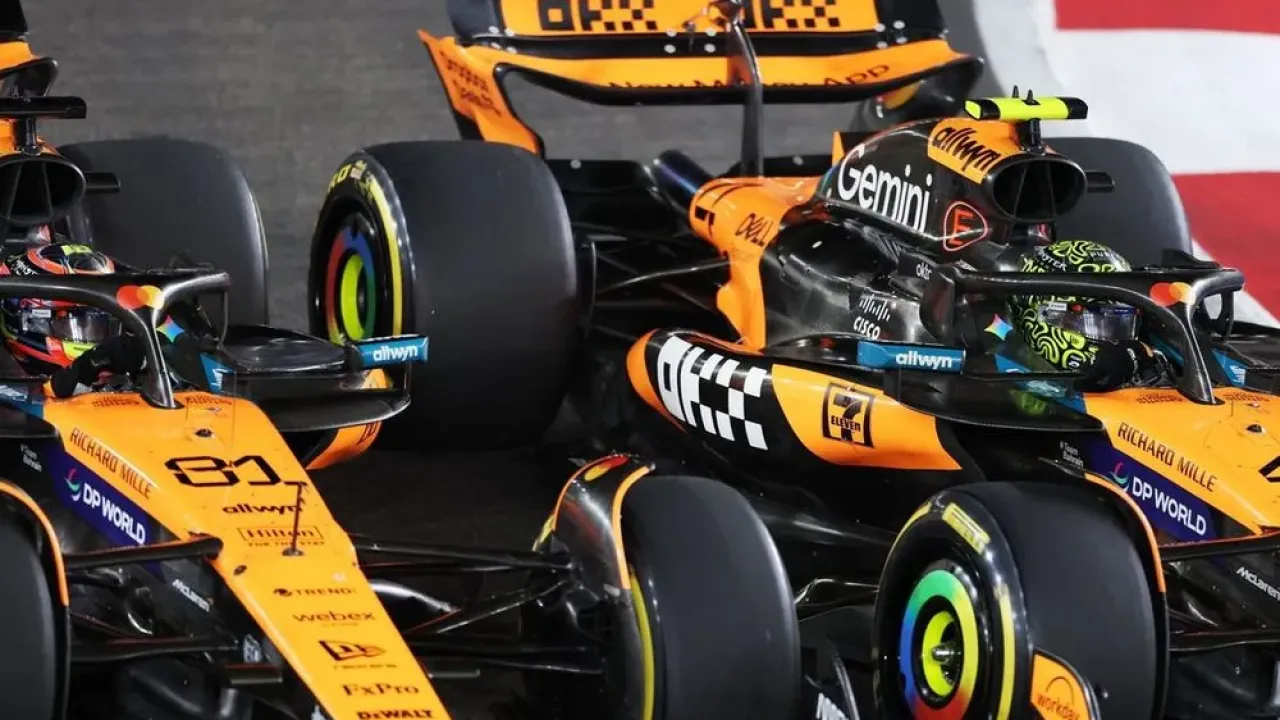 Lando Norris, McLaren, Oscar Piastri, McLaren