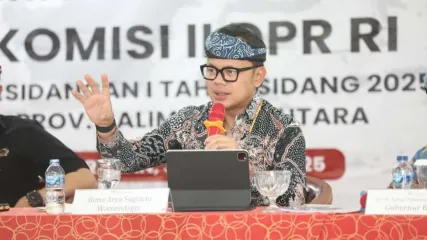 Wakil Menteri Dalam Negeri (Wamendagri) Bima Arya Sugiarto dalam Kunjungan Kerja Reses Komisi II Dewan Perwakilan Rakyat (DPR) RI Masa Persidangan I Tahun Sidang 2025?2026 di Kota Tarakan, Kalimantan Utara (Kaltara), Jumat (3/10/2025).
