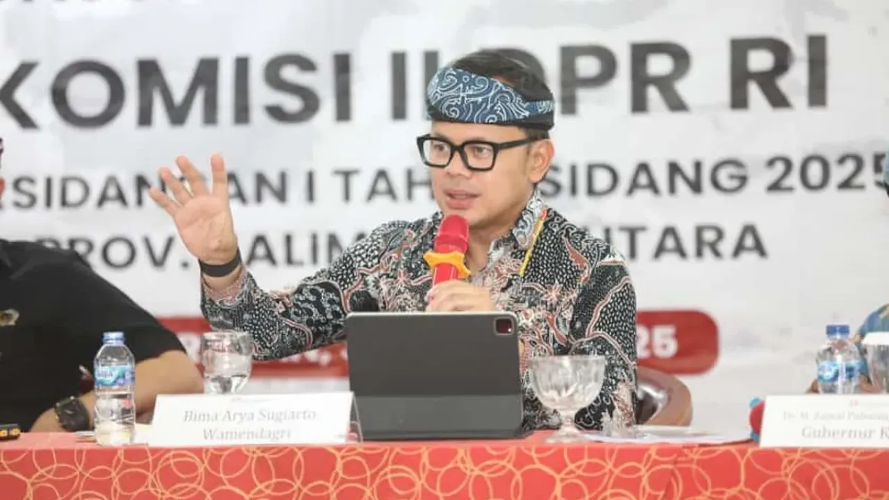 Wakil Menteri Dalam Negeri (Wamendagri) Bima Arya Sugiarto dalam Kunjungan Kerja Reses Komisi II Dewan Perwakilan Rakyat (DPR) RI Masa Persidangan I Tahun Sidang 2025?2026 di Kota Tarakan, Kalimantan Utara (Kaltara), Jumat (3/10/2025).