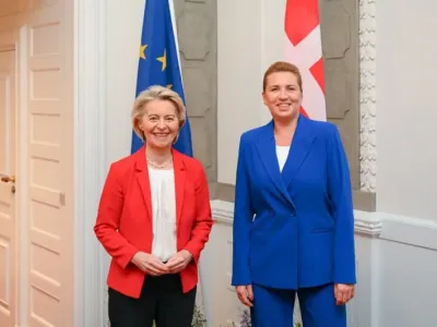 Denmark&#39;s Prime Minister Mette Frederiksen (R) welcomes President of the European Commission Ursula von der Leyen for an informal summit in the Danish parliament at Christiansborg Castle. Dati Bendo/European Commission/dpa
