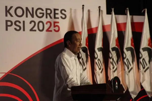 Presiden ke-7 RI Joko Widodo memberikan pesan kebangsaan saat kongres PSI Partai Super Terbuka di Solo, Jawa Tengah, Sabtu (19/7/2025). Rangkaian kongres PSI Partai Super Terbuka 2025 berlangsung hingga Minggu (20/7/2025). 