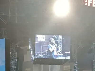Soleh Solihun dalam acara Riffmeister: The Legacy of Ricky Siahaan yang digelar di Synchronize Fest 2025 di Gambir Expo, Kemayoran, Jakarta Pusat, Minggu (5/10/2025).