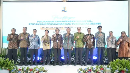 Acara penandatanganan Perjanjian Pengusahaan Jalan Tol (PPJT) Bogor-Serppong via Parung di Jakarta, Jumat (3/10/2025).