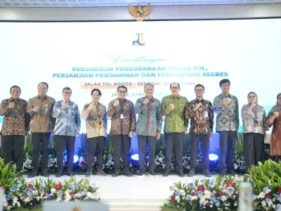 Acara penandatanganan Perjanjian Pengusahaan Jalan Tol (PPJT) Bogor-Serppong via Parung di Jakarta, Jumat (3/10/2025).