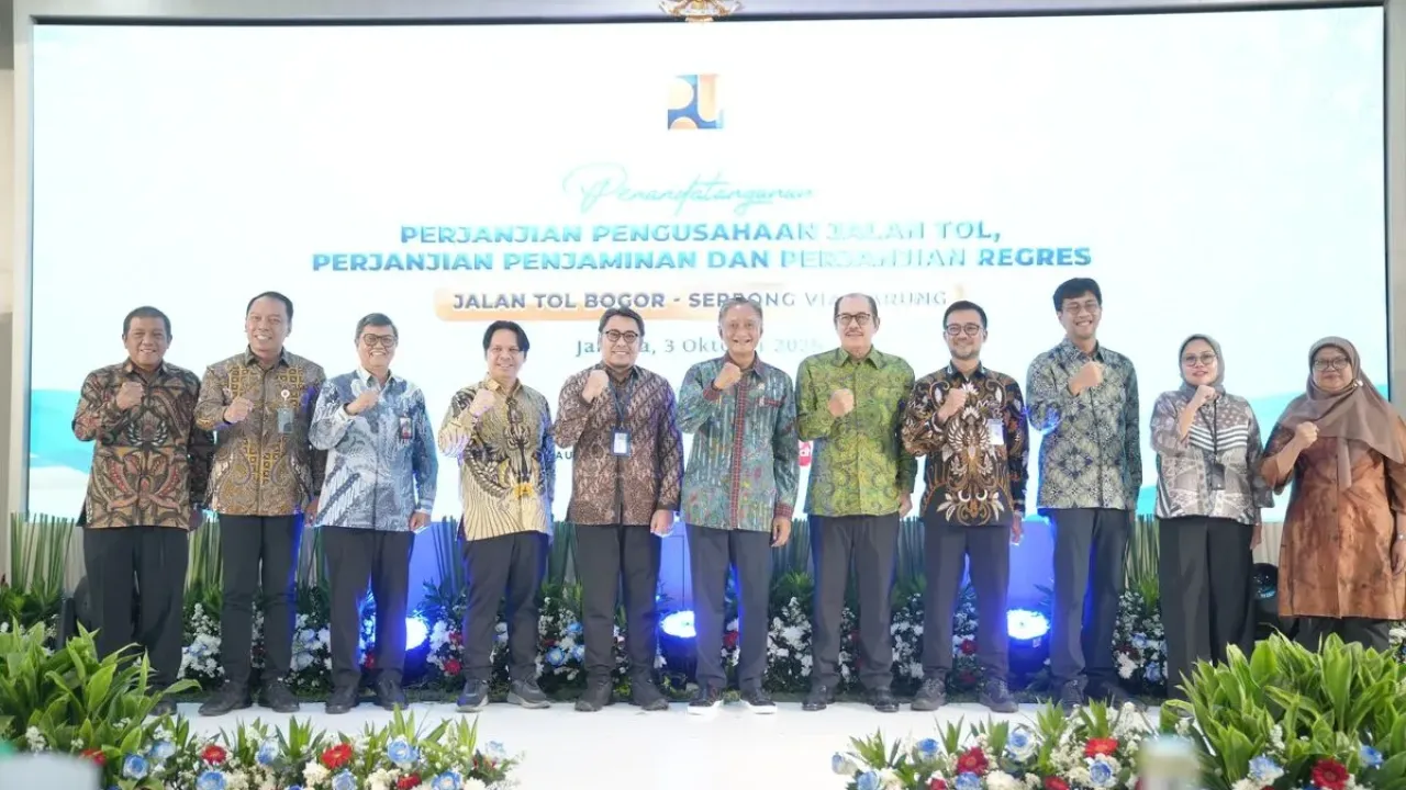 Acara penandatanganan Perjanjian Pengusahaan Jalan Tol (PPJT) Bogor-Serppong via Parung di Jakarta, Jumat (3/10/2025).