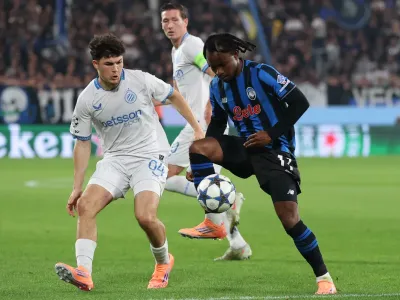 Ademola Lookman kembali tampil saat Atalanta hadapi Como (1)