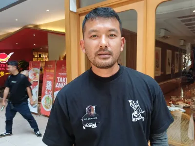 Aktor peran Rio Dewanto saat ditemui di konferensi pers film Legenda Kelam Malin Kundang di Cipete, Jakarta Selatan, Rabu (1/10/2025).