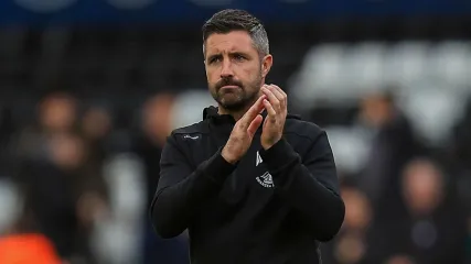 Alan Sheehan applauds Swansea fans 