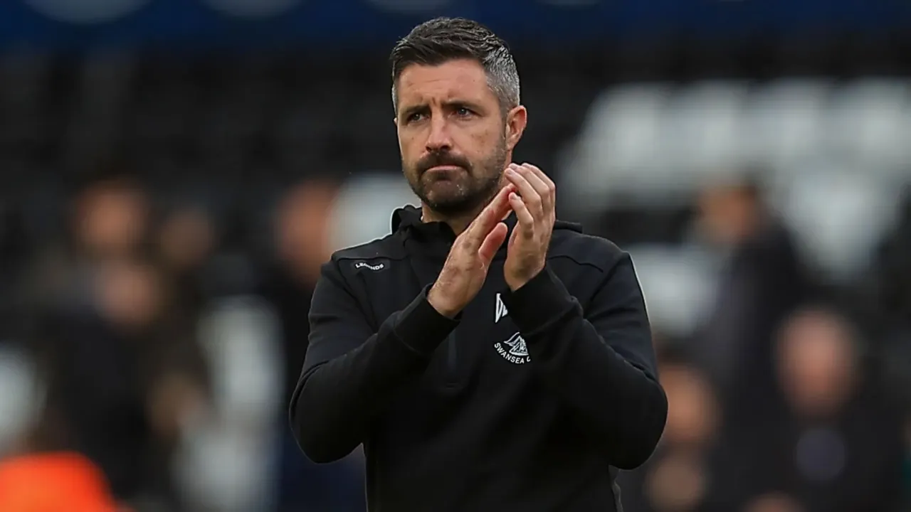 Alan Sheehan applauds Swansea fans 