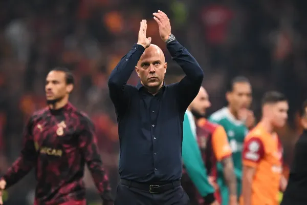 Arne Slot and Liverpool head to Chelsea on Saturday looking to avoid three defeats in a row (Liverpool FC via Getty Images)