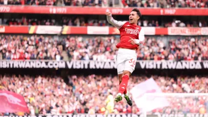 Arsenal dan Premier League Ramaikan Album Penghargaan September (2)