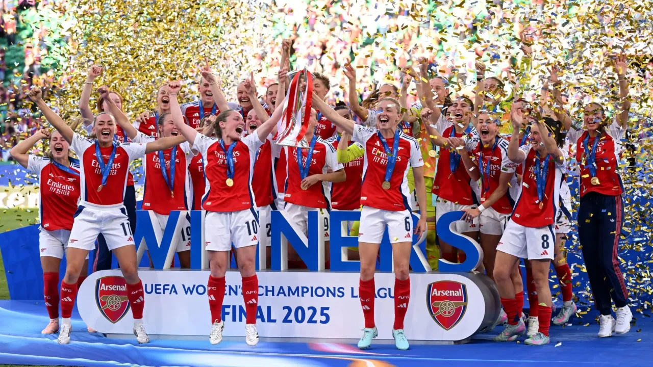 Arsenal lift the Women&#39;s Champions League trophy