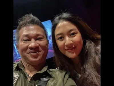Artis peran Mang Saswi akhirnya bertemu kembali dengan aktris Sherina Munaf, momen yang ia bagikan melalui unggahan di Instagram.