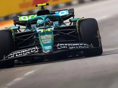 Aston&#39;s Fernando Alonso during Singapore Grand Prix first practice