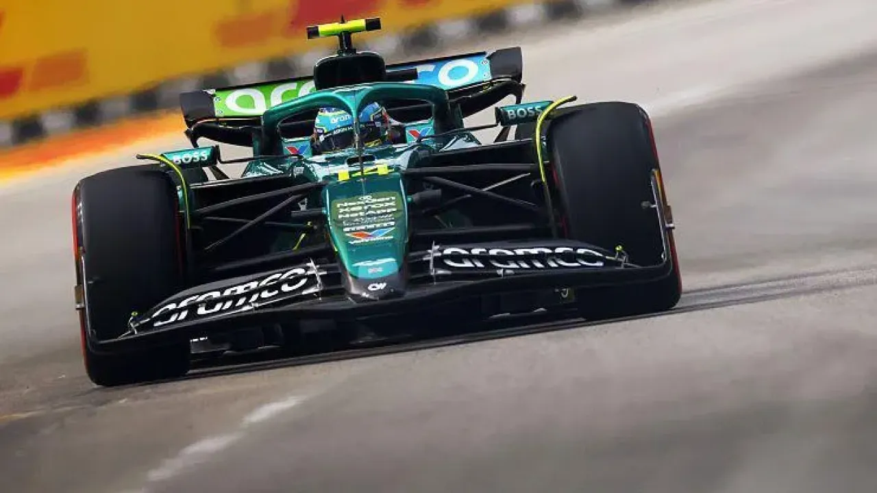 Aston&#39;s Fernando Alonso during Singapore Grand Prix first practice