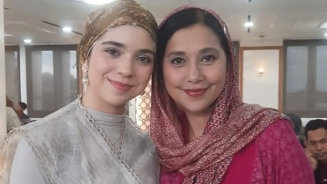 Ayu Azhari dan putrinya Isabelle Tramp menggelar acara diskusi untuk merayakan momen Hari Musik Nasional.